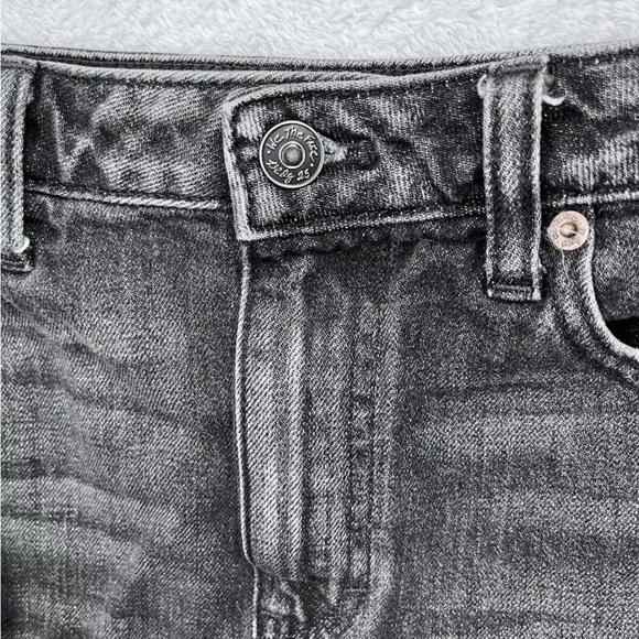 Free People We The Free Bailey Denim Mini Skirt Size 28 Gray Raw Frayed Hem Boho - Picture 4 of 11